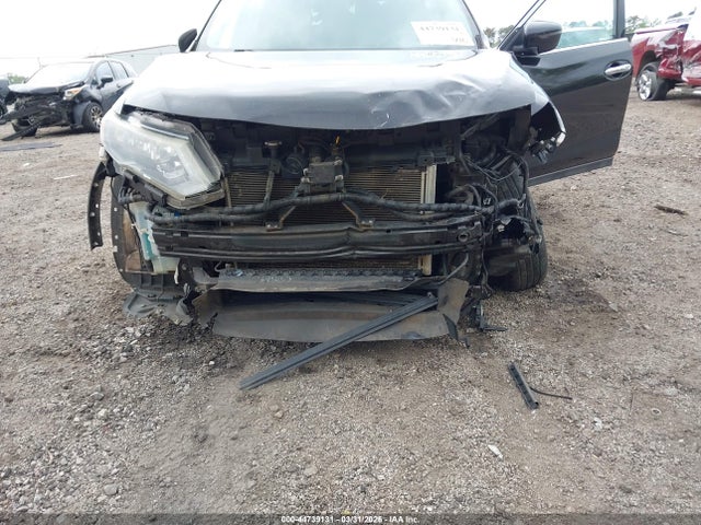44739131 :رقم المزاد ، 5N1AT2MV2JC758432 vin ، 2018 Nissan Rogue Sv مزاد بيع