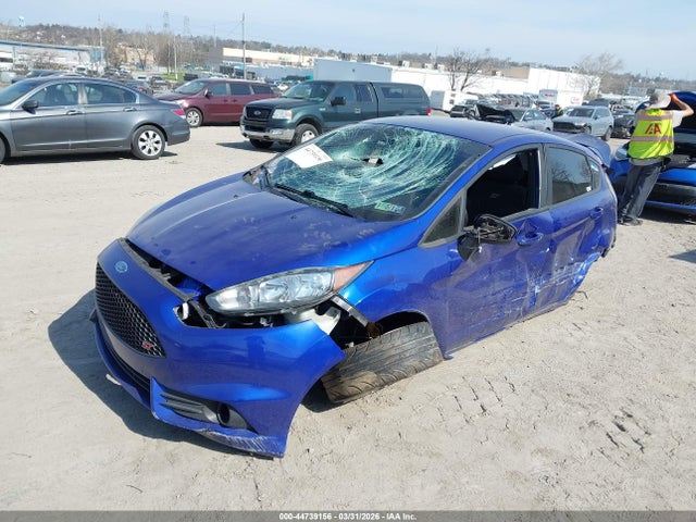 Ford FIESTA ST 2015 3FADP4GX7FM132918 Image 2