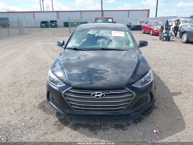44739192 :رقم المزاد ، 5NPD84LF4HH087255 vin ، 2017 Hyundai Elantra Limited مزاد بيع