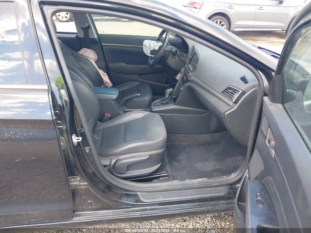 44739192 :رقم المزاد ، 5NPD84LF4HH087255 vin ، 2017 Hyundai Elantra Limited مزاد بيع