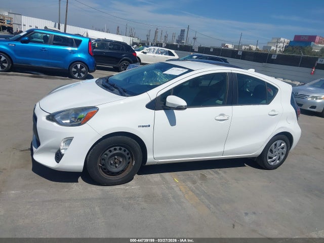 JTDKDTB36F1586020 Toyota Prius C One