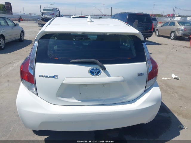 JTDKDTB36F1586020 Toyota Prius C One