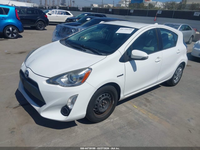 JTDKDTB36F1586020 Toyota Prius C One