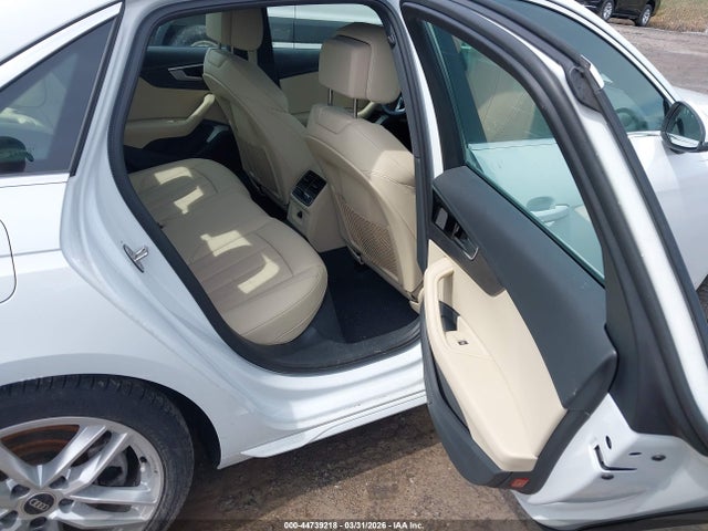 Aukcja sprzedaży 2024 Audi A4 Premium 45 Tfsi S Line Quattro S Tronic, vin: WAUDAAF41RN017661, numer aukcji: 44739218