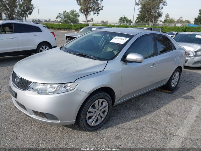 2010 KIA FORTE KNAFU4A2XA5293235 Photo 1