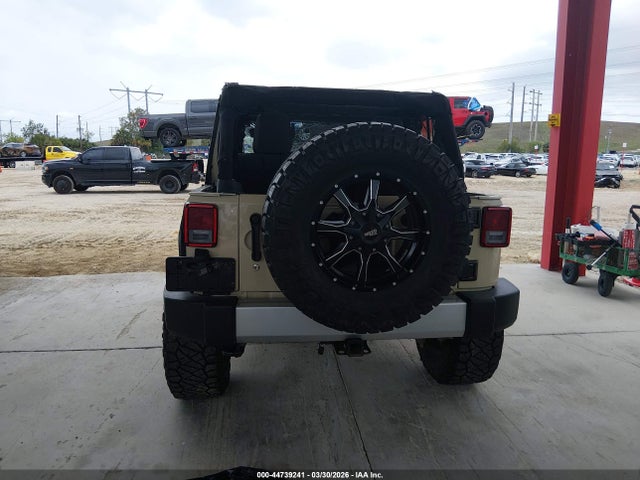 44739241 :رقم المزاد ، 1J4BA5H13BL632308 vin ، 2011 Jeep Wrangler Unlimited Sahara مزاد بيع