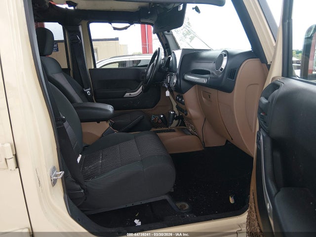 44739241 :رقم المزاد ، 1J4BA5H13BL632308 vin ، 2011 Jeep Wrangler Unlimited Sahara مزاد بيع