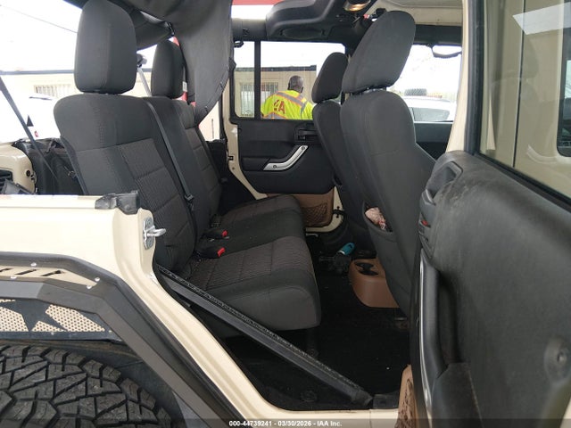 44739241 :رقم المزاد ، 1J4BA5H13BL632308 vin ، 2011 Jeep Wrangler Unlimited Sahara مزاد بيع