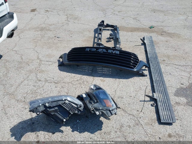 Продажа на аукционе авто 2025 Ram 1500 Laramie  4x4 5'7 Box, vin: 1C6SRFJPXSN772967, номер лота: 44739304