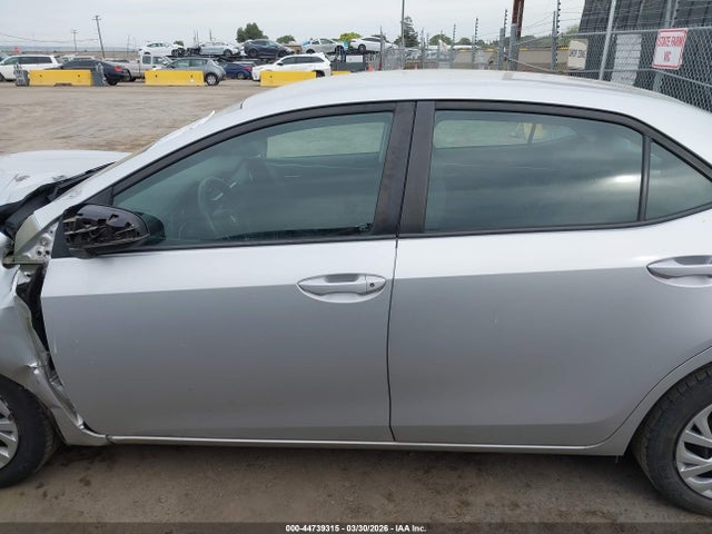 Toyota COROLLA LE 2018 5YFBURHEXJP758971 Image 15