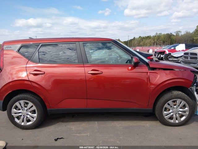 2022 Kia Soul Lx მანქანა იყიდება აუქციონზე, vin: KNDJ23AU4N7801319, აუქციონის ნომერი: 44739387