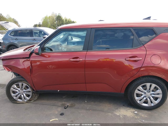 2022 Kia Soul Lx მანქანა იყიდება აუქციონზე, vin: KNDJ23AU4N7801319, აუქციონის ნომერი: 44739387