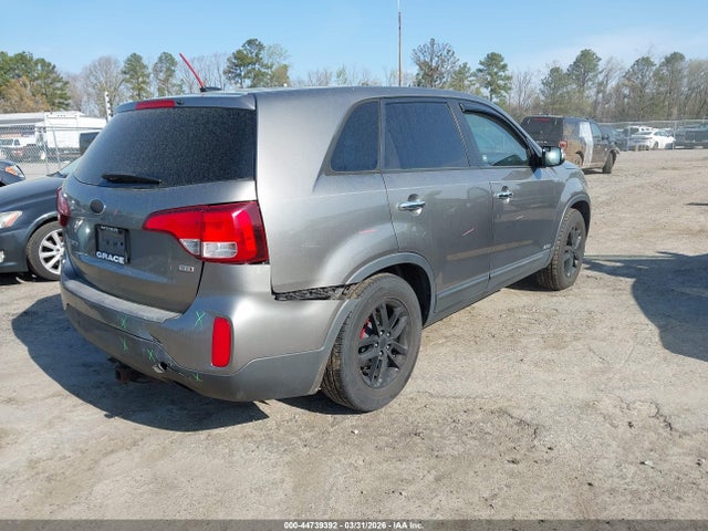 Продаж на аукціоні авто 2015 Kia Sorento Lx, vin: 5XYKTCA62FG564420, номер лоту: 44739392