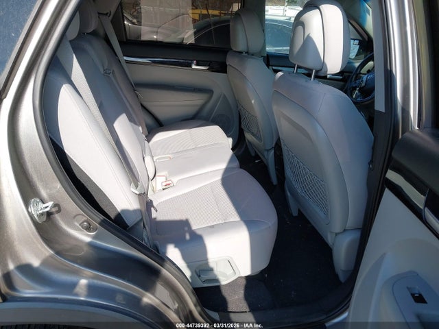 Продаж на аукціоні авто 2015 Kia Sorento Lx, vin: 5XYKTCA62FG564420, номер лоту: 44739392
