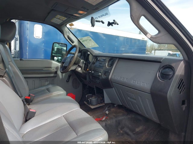 44739399 :رقم المزاد ، 1FD0W4GY9FEC28541 vin ، 2015 Ford F-450 Chassis Xl مزاد بيع