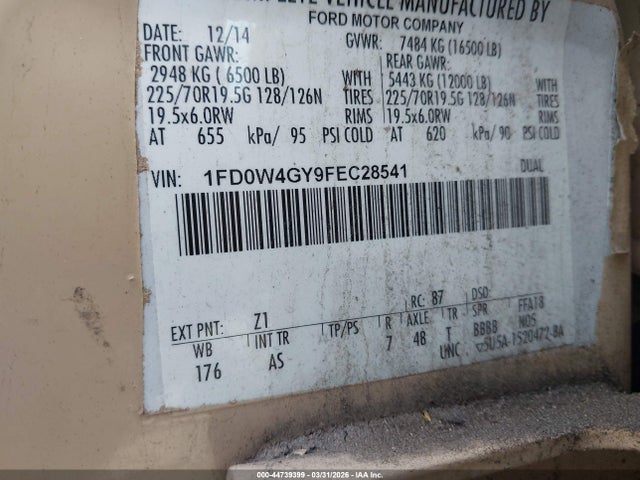 44739399 :رقم المزاد ، 1FD0W4GY9FEC28541 vin ، 2015 Ford F-450 Chassis Xl مزاد بيع