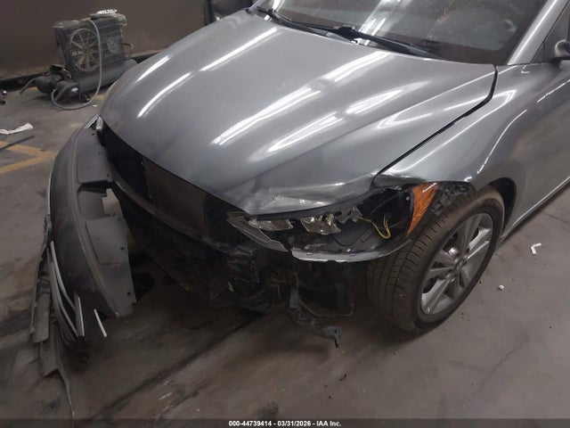 KMHD84LF2JU554616 Hyundai ELANTRA SEL