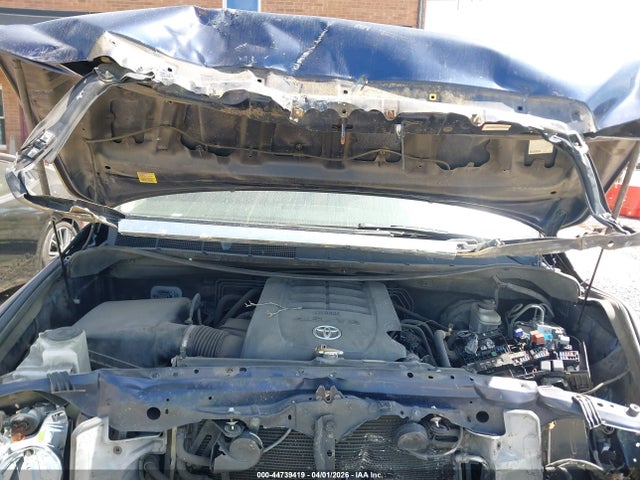 44739419 :رقم المزاد ، 5TFRM5F15BX031165 vin ، 2011 Toyota Tundra Grade 4.6l V8 مزاد بيع