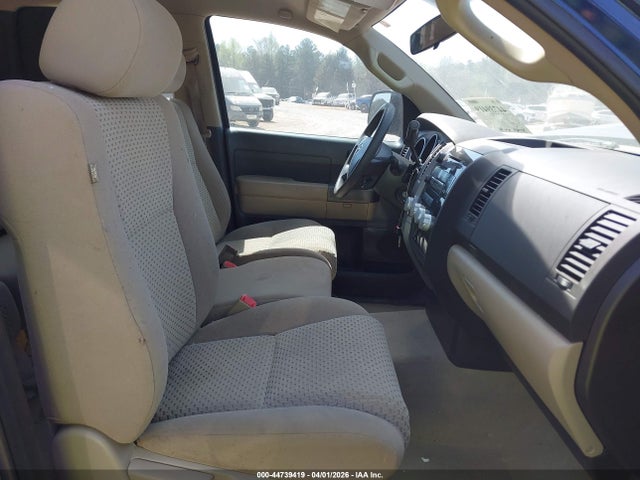 44739419 :رقم المزاد ، 5TFRM5F15BX031165 vin ، 2011 Toyota Tundra Grade 4.6l V8 مزاد بيع