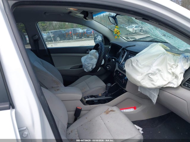 44739429 :رقم المزاد ، KM8J3CA49HU475516 vin ، 2017 Hyundai Tucson Se مزاد بيع