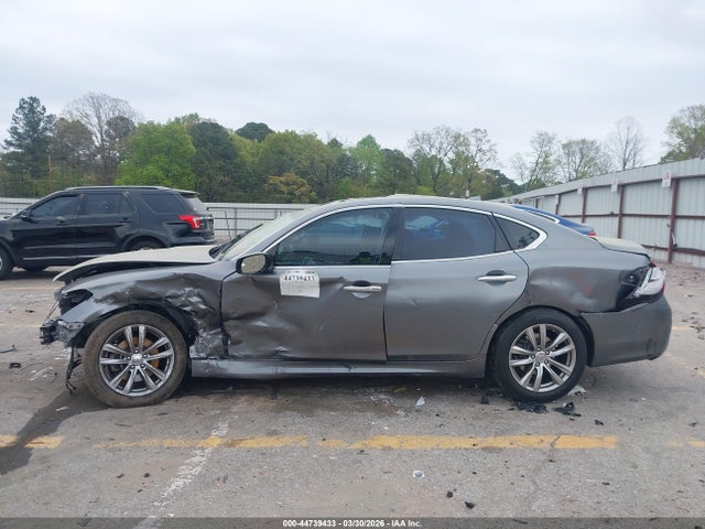 44739433 :رقم المزاد ، JN1BY1AP5JM180320 vin ، 2018 Infiniti Q70 3.7 Luxe مزاد بيع