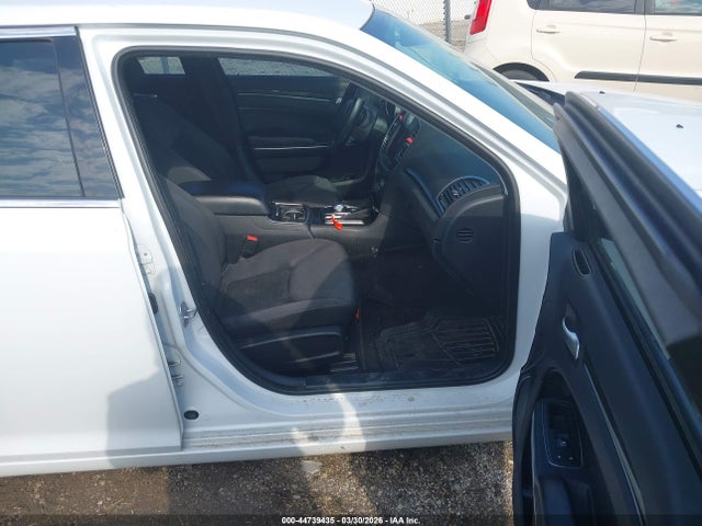Продаж на аукціоні авто 2018 Chrysler 300 Touring, vin: 2C3CCAAG8JH191268, номер лоту: 44739435
