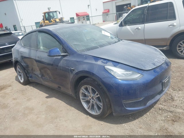 2023 Tesla Model Y Awd/long Range Dual Motor All-wheel Drive მანქანა იყიდება აუქციონზე, vin: 7SAYGDEE8PA089239, აუქციონის ნომერი: 44739520
