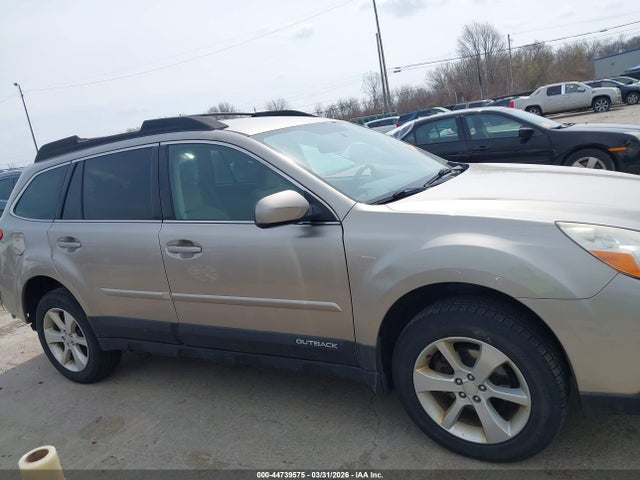 Aukcja sprzedaży 2014 Subaru Outback 2.5i Premium, vin: 4S4BRBCC3E3245117, numer aukcji: 44739575