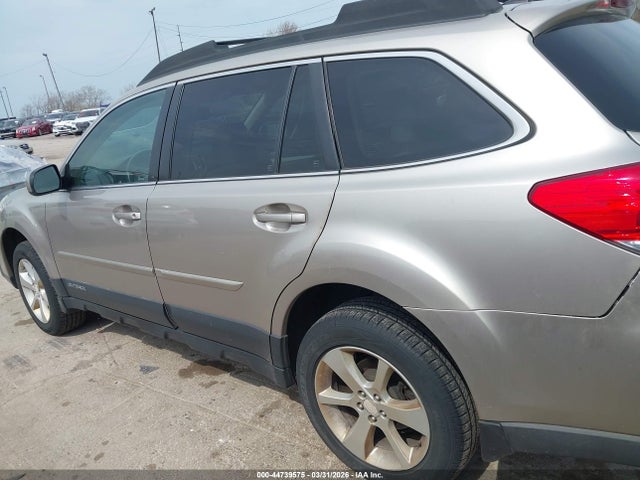 Aukcja sprzedaży 2014 Subaru Outback 2.5i Premium, vin: 4S4BRBCC3E3245117, numer aukcji: 44739575