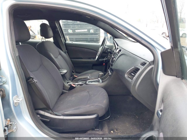 2012 CHRYSLER 200 1C3CCBBB2CN278067 Photo 4