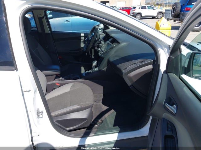 Ford FOCUS SE 2014 1FADP3K20EL169511 Image 5