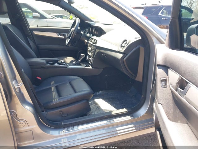 2014 Mercedes-benz C 300 Sport 4matic მანქანა იყიდება აუქციონზე, vin: WDDGF8AB9ER321278, აუქციონის ნომერი: 44739624