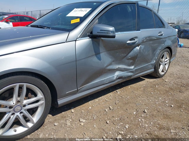 2014 Mercedes-benz C 300 Sport 4matic მანქანა იყიდება აუქციონზე, vin: WDDGF8AB9ER321278, აუქციონის ნომერი: 44739624