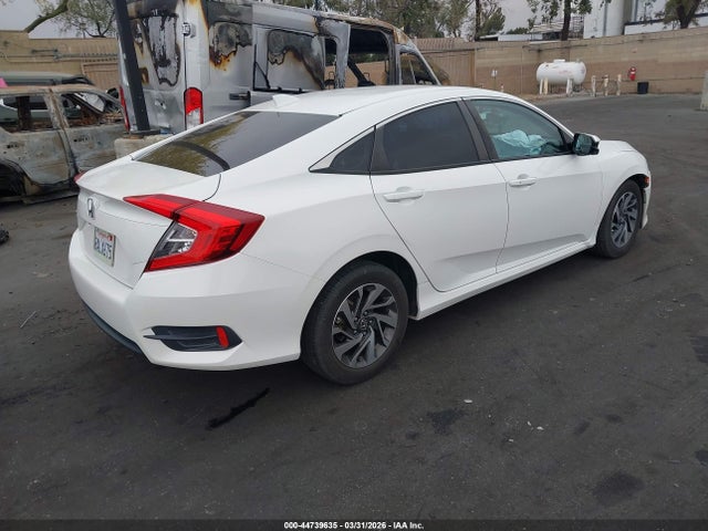 Honda CIVIC EX 2017 2HGFC2F70HH577685 Image 4