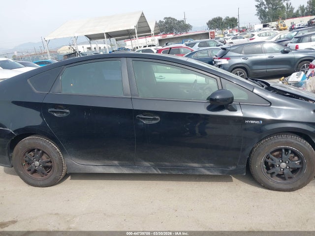 Toyota Prius Two 2014 JTDKN3DU7E1735410 Image 13