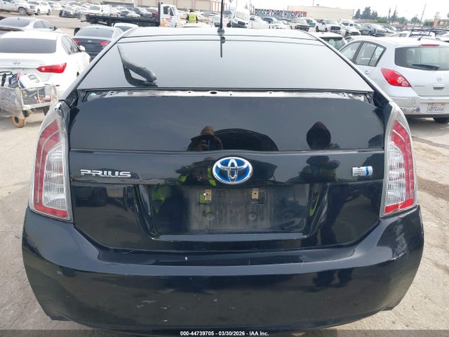 Toyota Prius Two 2014 JTDKN3DU7E1735410 Image 16