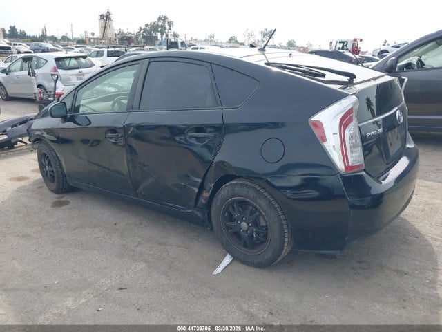 Toyota Prius Two 2014 JTDKN3DU7E1735410 Image 3