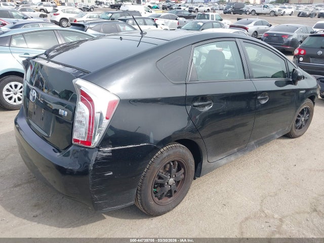 Toyota Prius Two 2014 JTDKN3DU7E1735410 Image 4