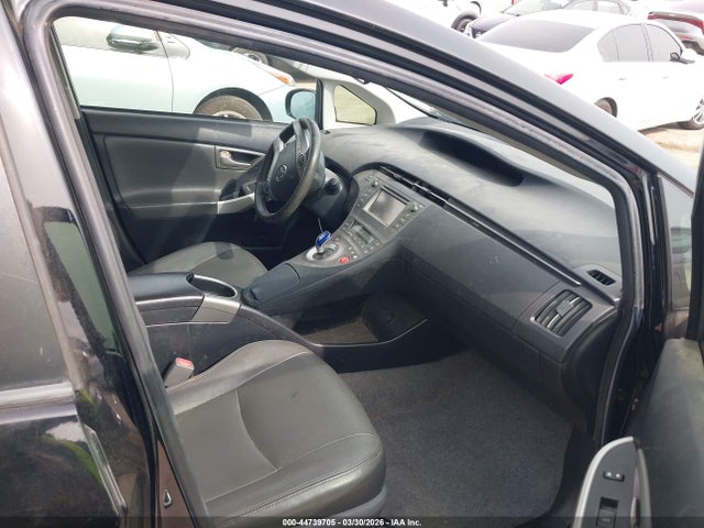 Toyota Prius Two 2014 JTDKN3DU7E1735410 Image 5