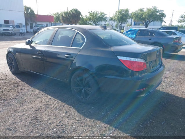 2010 BMW 528I WBANU5C56AC126729 Photo 2