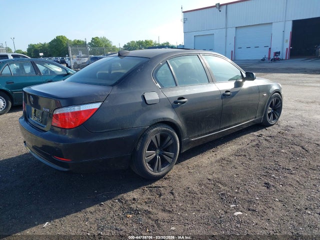 2010 BMW 528I WBANU5C56AC126729 Photo 3