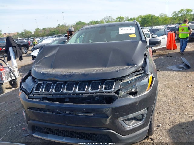 44739713 :رقم المزاد ، 3C4NJDCB2JT267121 vin ، 2018 Jeep Compass Limited 4x4 مزاد بيع