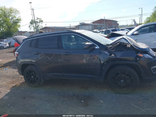 44739713 :رقم المزاد ، 3C4NJDCB2JT267121 vin ، 2018 Jeep Compass Limited 4x4 مزاد بيع