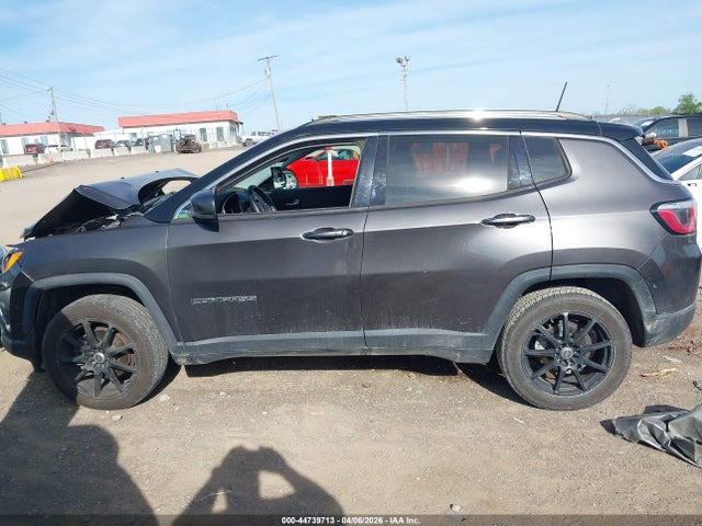 44739713 :رقم المزاد ، 3C4NJDCB2JT267121 vin ، 2018 Jeep Compass Limited 4x4 مزاد بيع