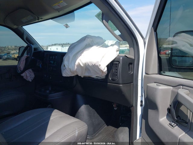 Chevrolet Express 2500 Work Van 2016 1GCWGAFF8G1209854 Image 5