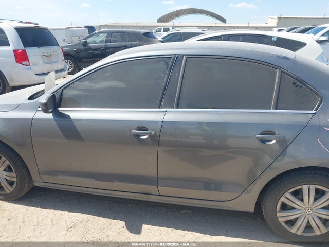 44739799 :رقم المزاد ، 3VW2B7AJ2HM287205 vin ، 2017 Volkswagen Jetta 1.4t S مزاد بيع
