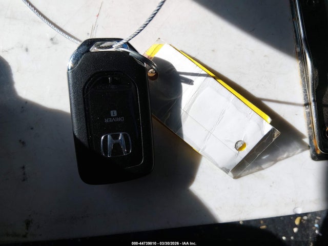 2022 Honda Cr-v Awd Touring მანქანა იყიდება აუქციონზე, vin: 2HKRW2H92NH623747, აუქციონის ნომერი: 44739810