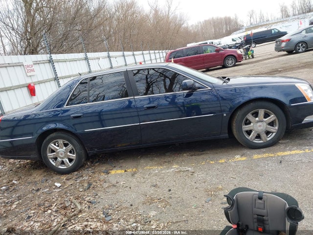 2007 Cadillac Dts Luxury I მანქანა იყიდება აუქციონზე, vin: 1G6KD57Y77U201020, აუქციონის ნომერი: 44739848