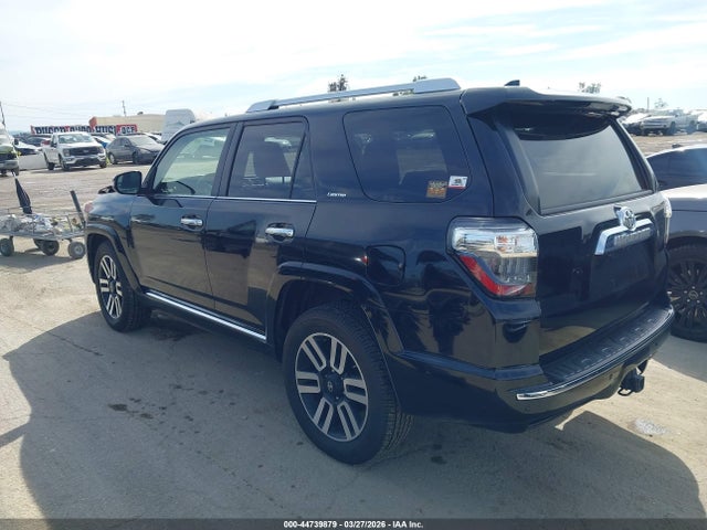 2017 TOYOTA 4RUNNER JTEZU5JR2H5156475 Photo 2