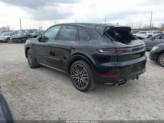 2025 PORSCHE CAYENNE WP1AL2AY8SDA19045 Photo 2